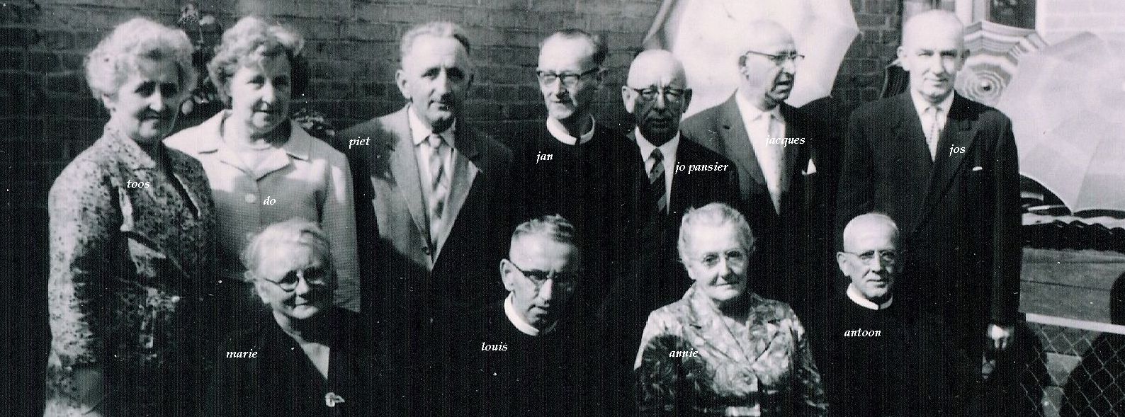 Klik voor foto in apart venster gezin_tourneij__2__.jpg
