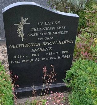 Klik voor foto in apart venster graffoto_geertruida_bernardina_smeenk.jpg