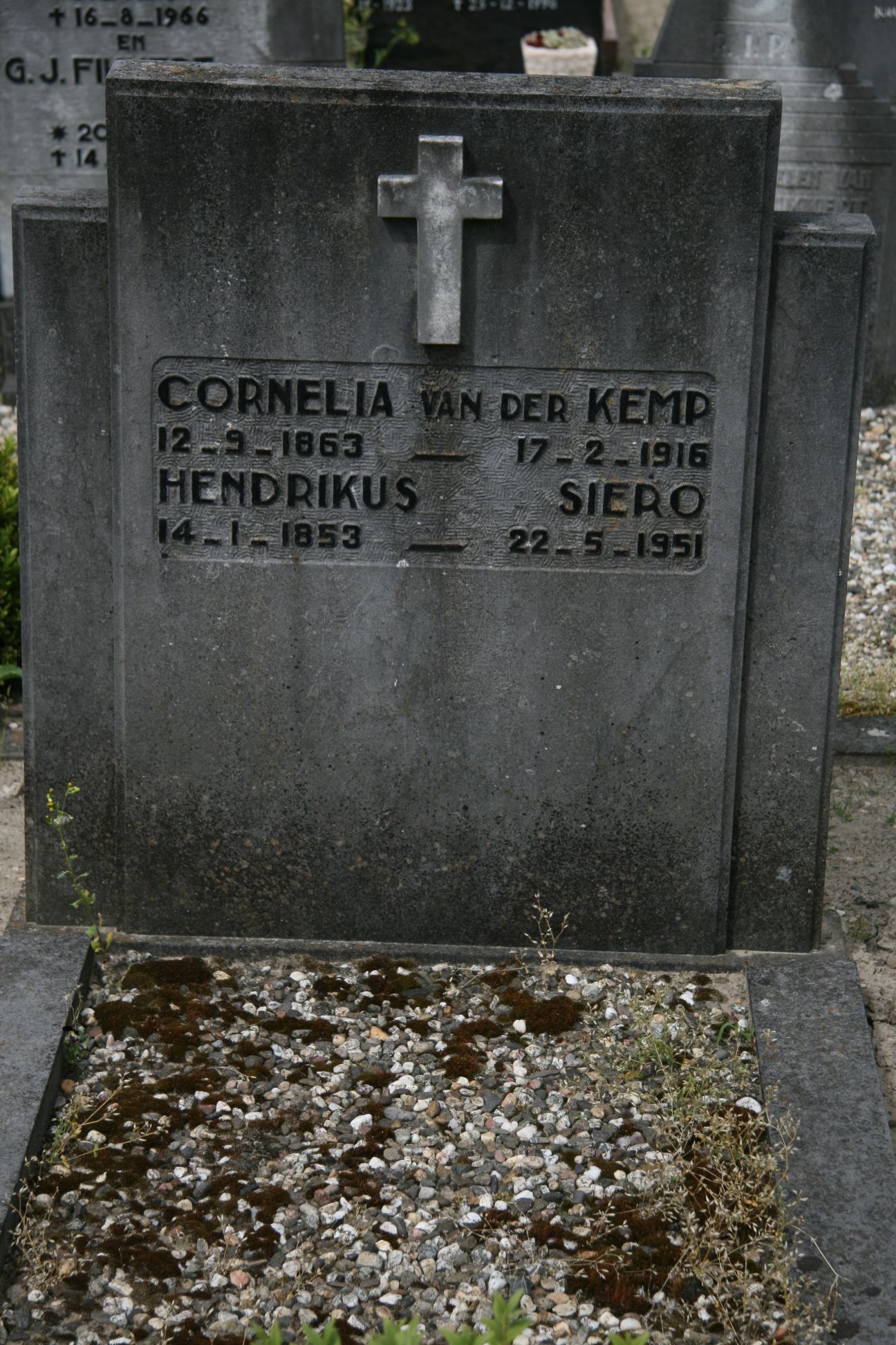 Klik voor foto in apart venster graffoto_hendrikus_siero_en_cornelia_van_der_kemp.jpg