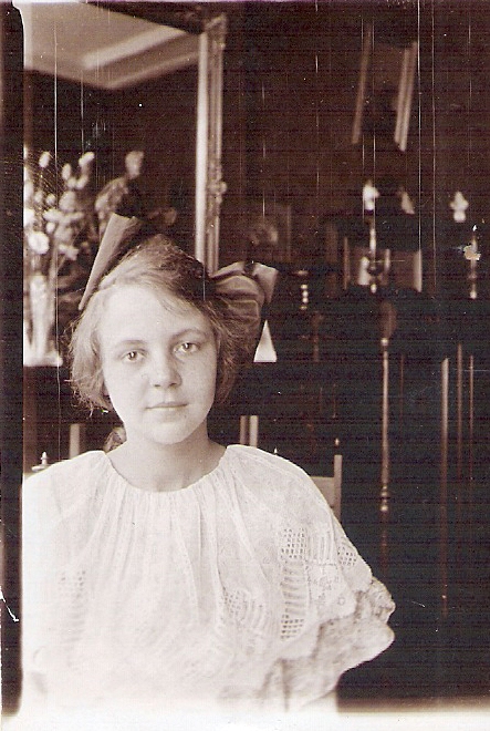 Klik voor foto in apart venster johanna_josephina_maria_zweers__1925_.jpg