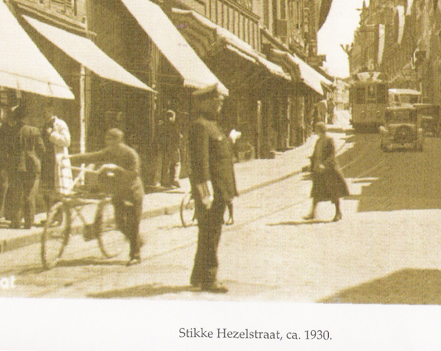 Klik voor foto in apart venster piet_bouwman_op_de_stikke_hezelstraat__1930_.jpg