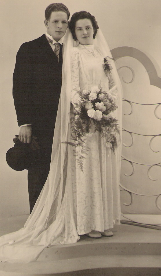 Klik voor foto in apart venster trouwfoto_johan_van_veen_en_trudy_de_lange.jpg