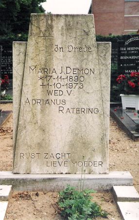 Klik voor foto in apart venster graffoto_maria_johanna_demon.jpg